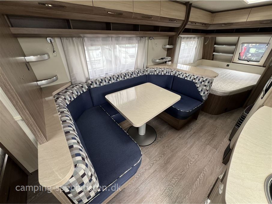 Hobby De Luxe 560 KMFe